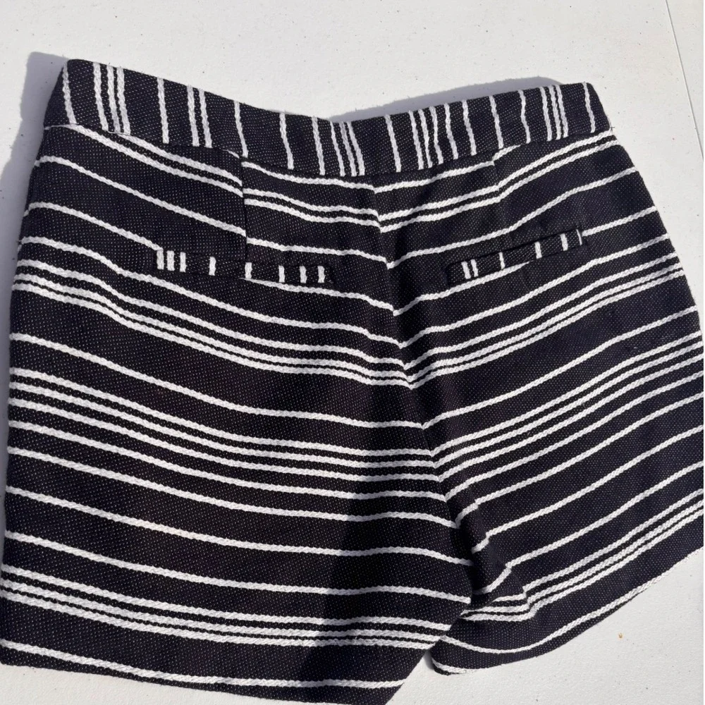 Banana Republic embrace classic