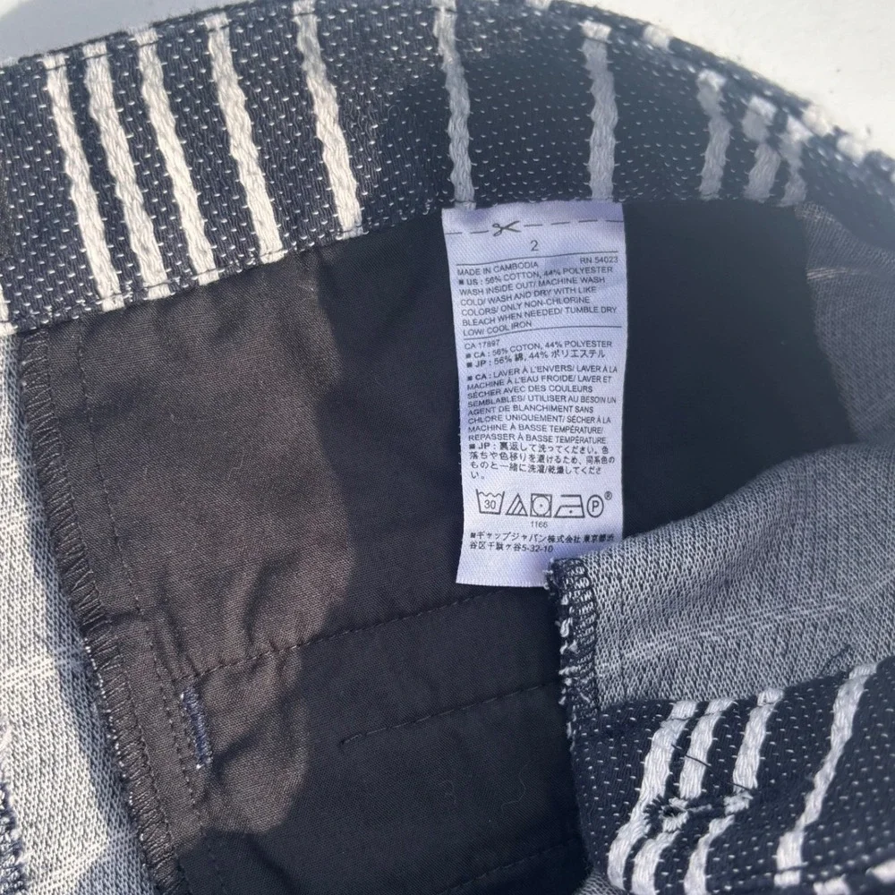 Banana Republic embrace classic