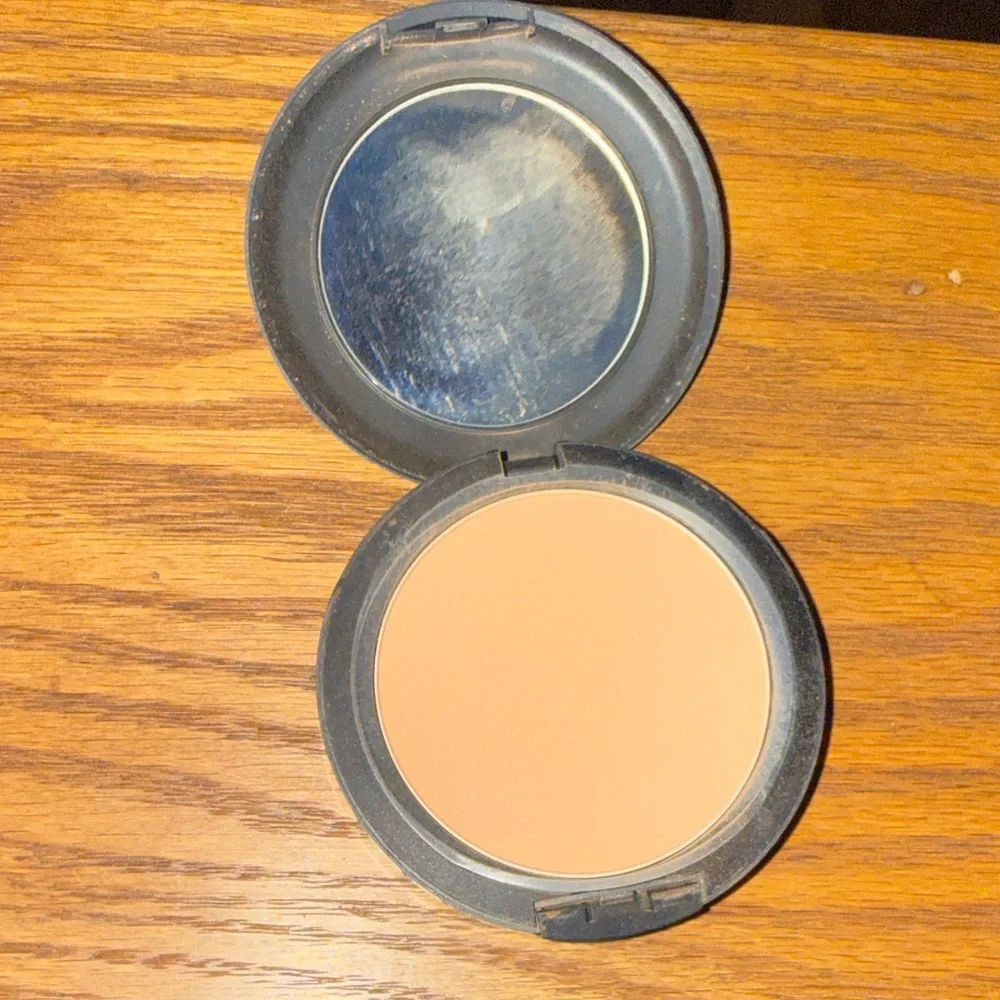 MAC Cosmetics mac studio