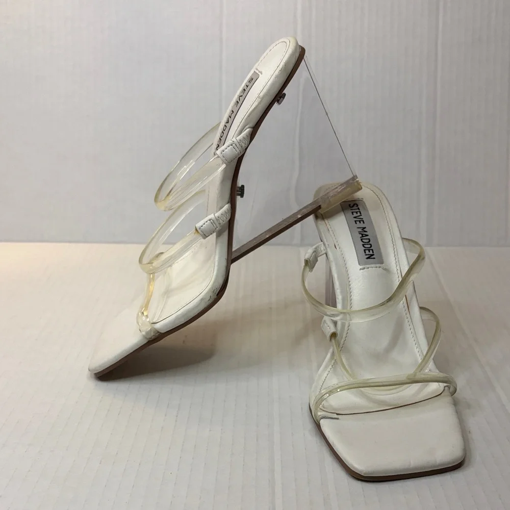Steve Madden look modern wear