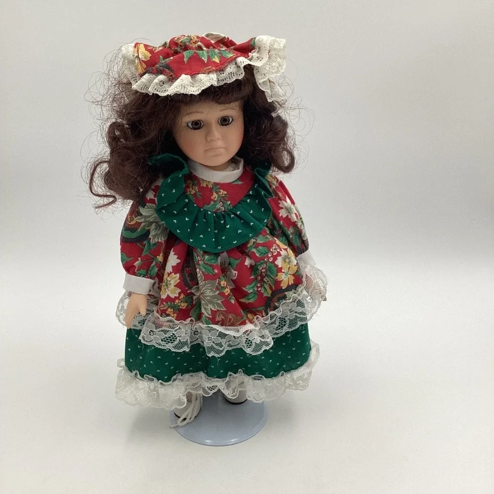 Vintage Porcelain Doll In Floral Dress & Bonnet With Stand 12