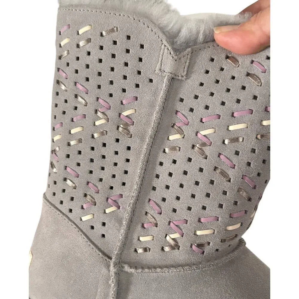 UGG ships fast