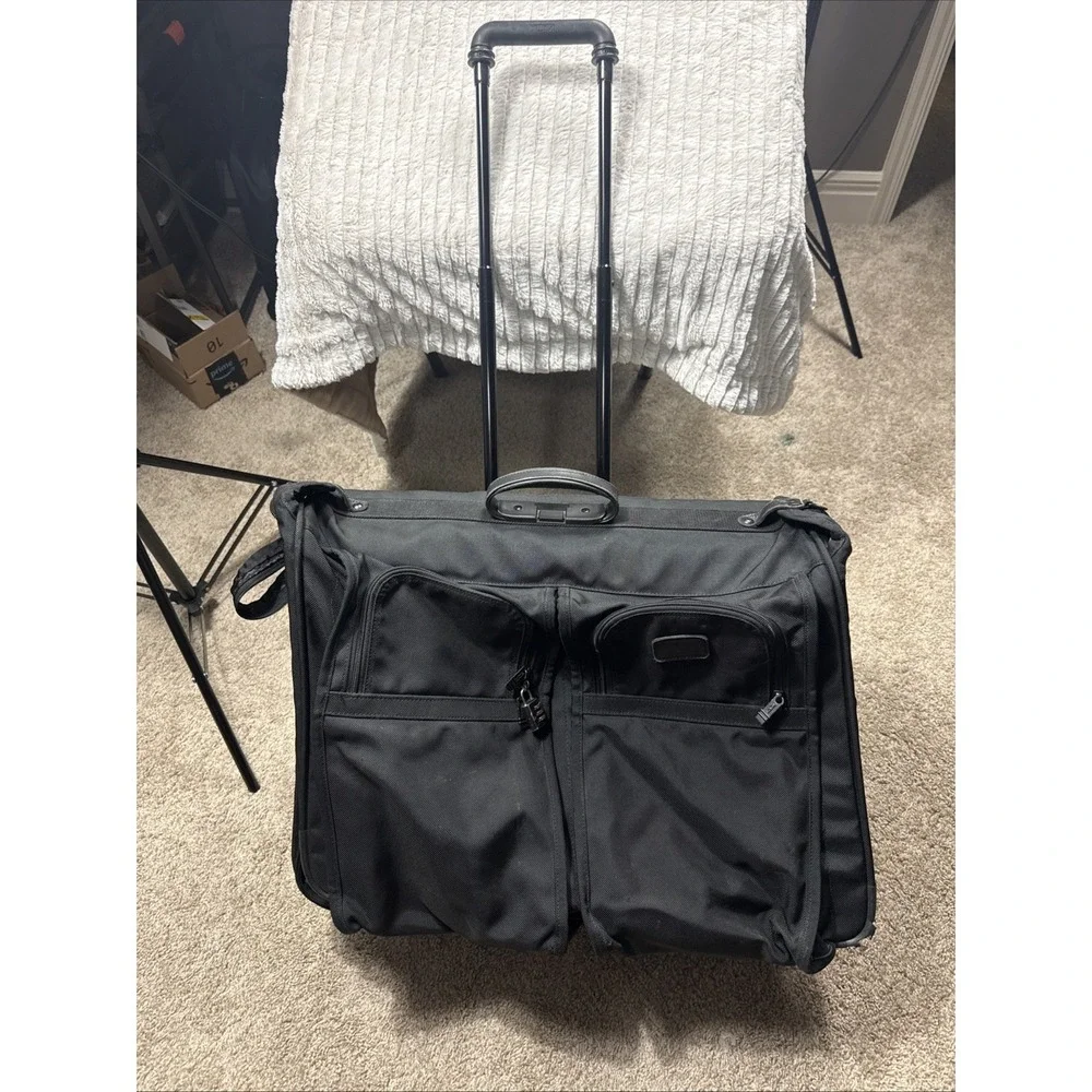 Tumi 2231d3 wheeled