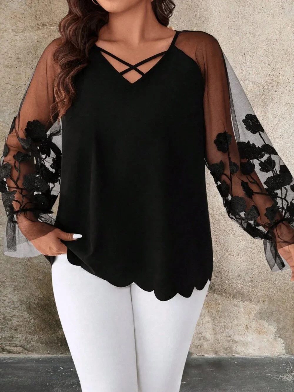 Black Casual Women's Plus Size Patchwork Floral Applique Long Sleeve Top