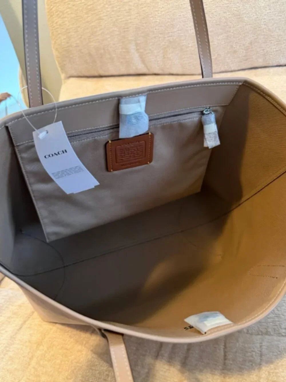 Coach style signature