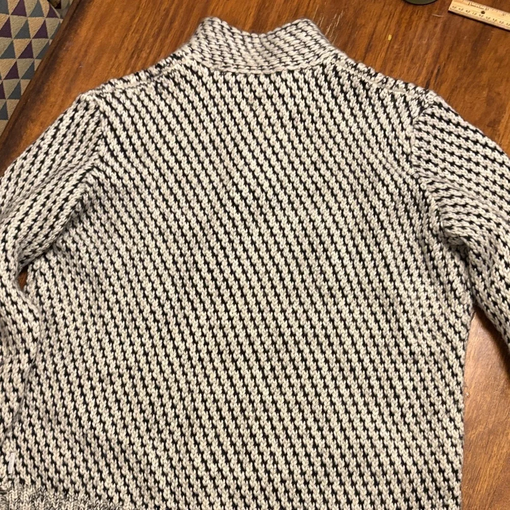 Calvin Klein elegant turtleneck