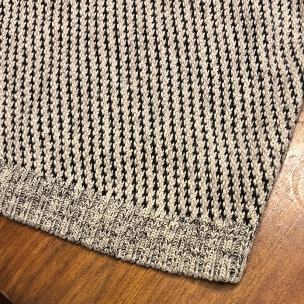 Calvin Klein elegant turtleneck