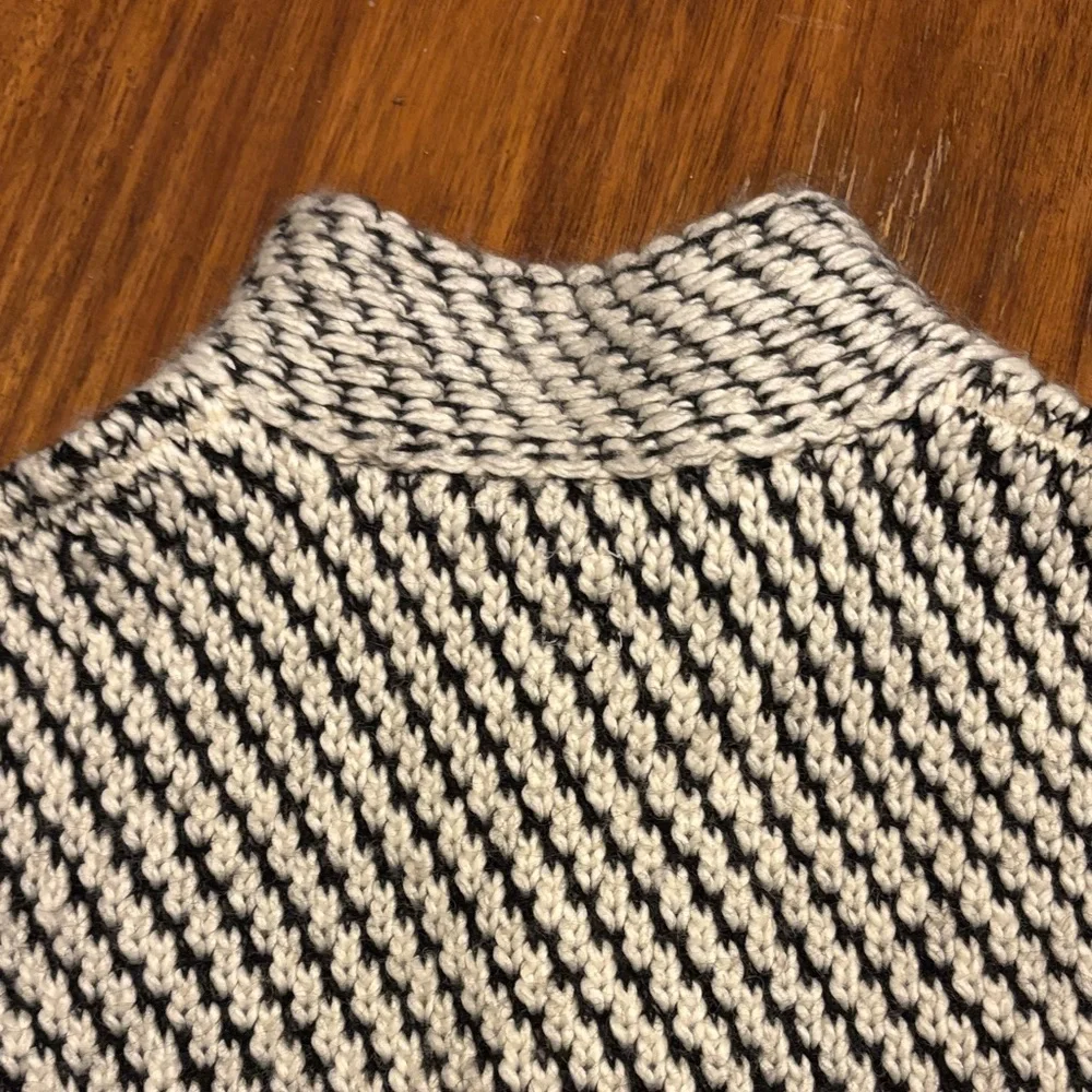 Calvin Klein elegant turtleneck