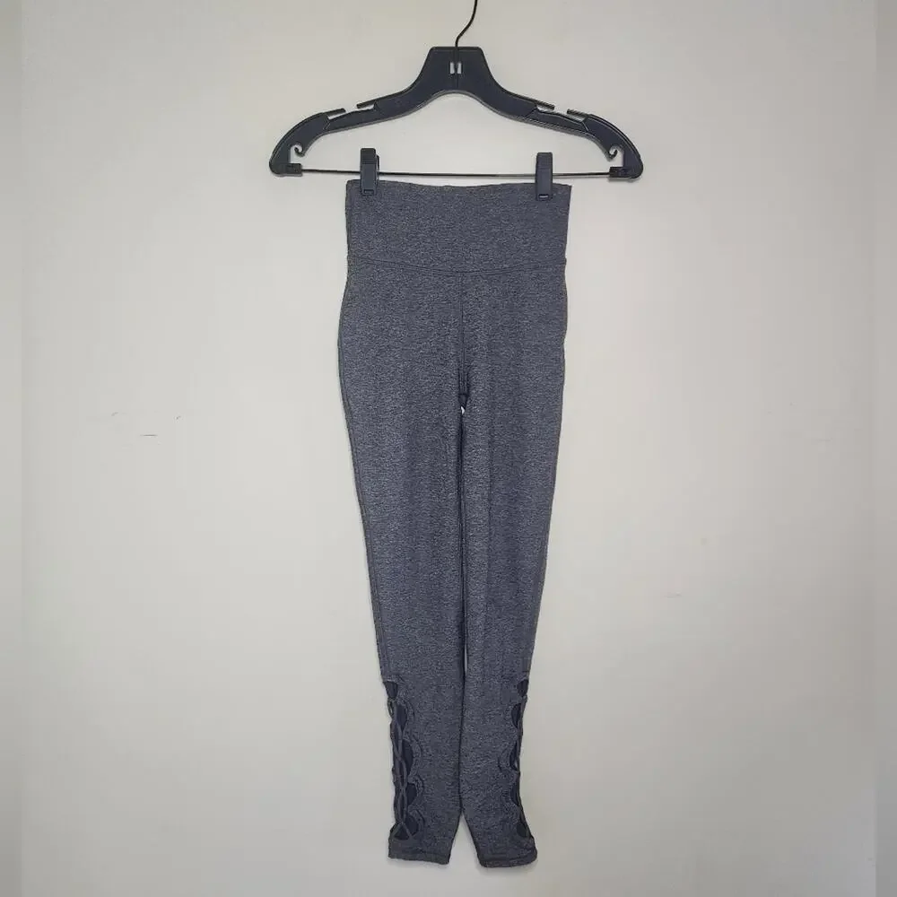 lululemon athletica reposhing this