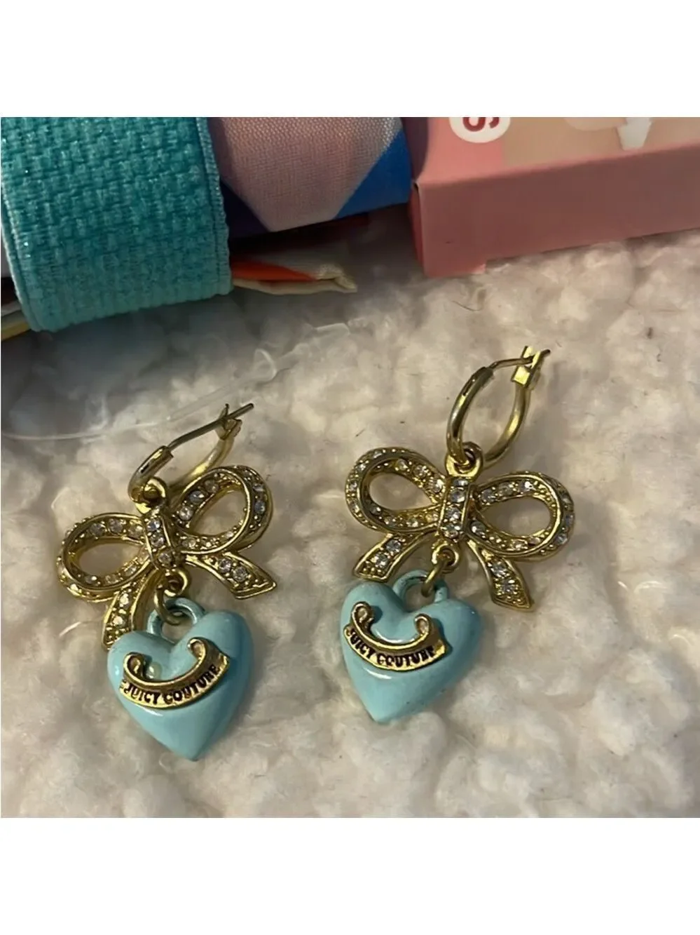 Juicy Couture elegant gold