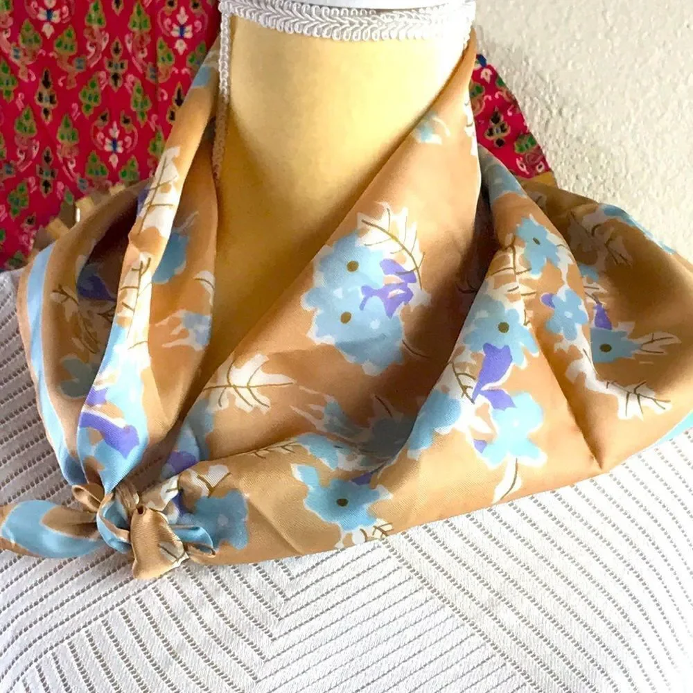 Vintage Vera Neumann Scarf Size 22x22