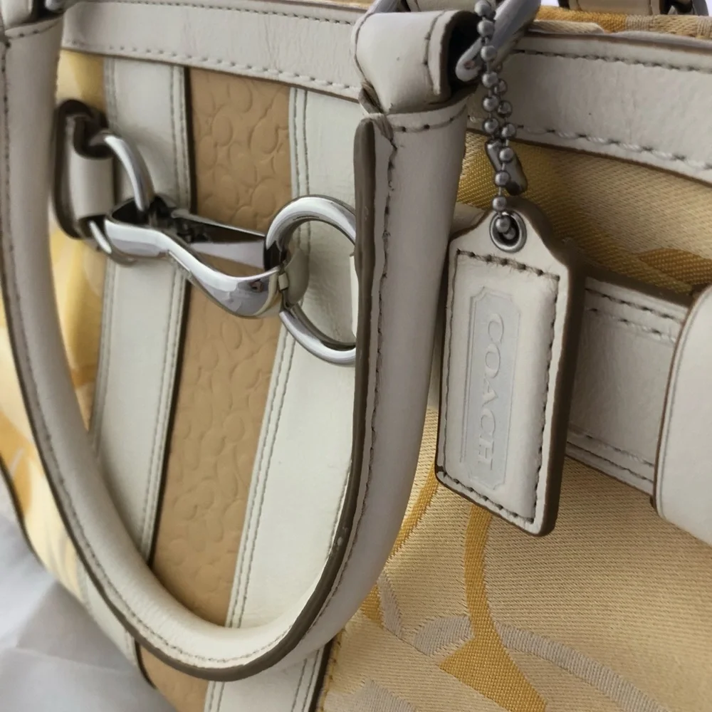 Coach f13337 signature