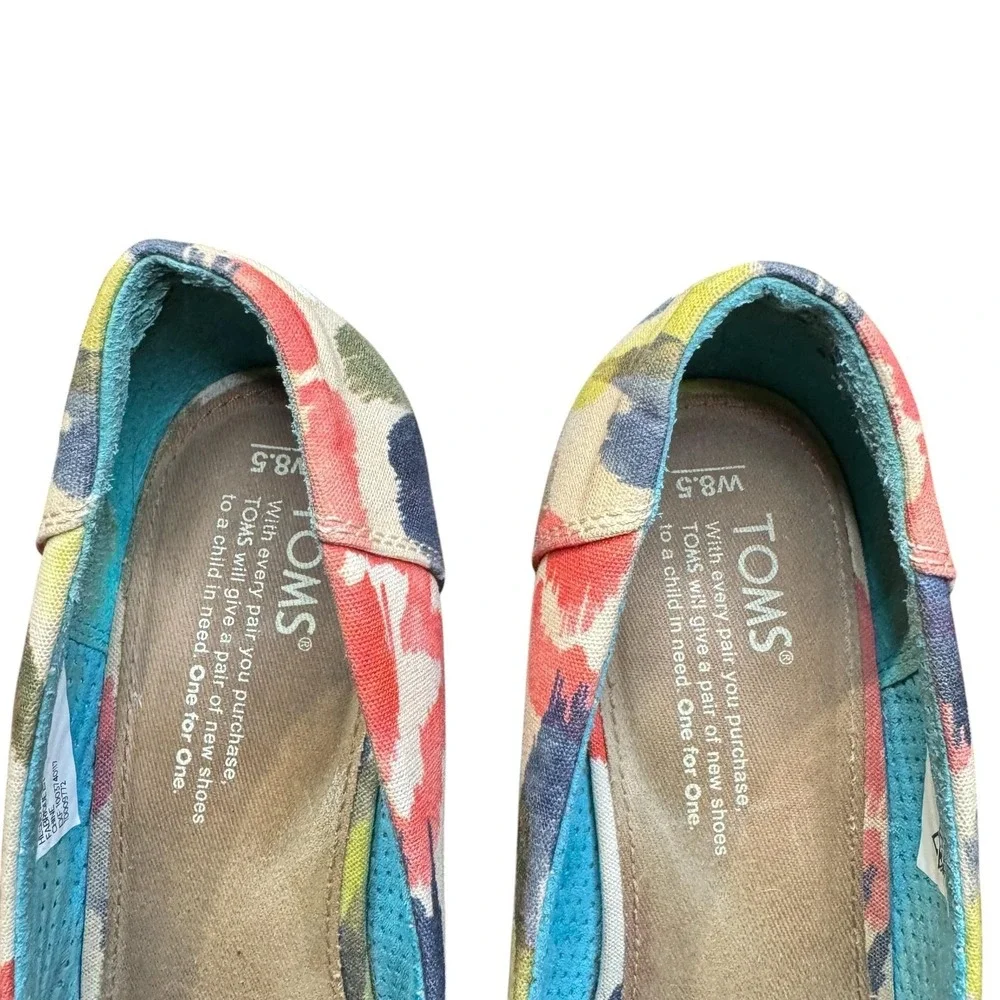 Toms brand style