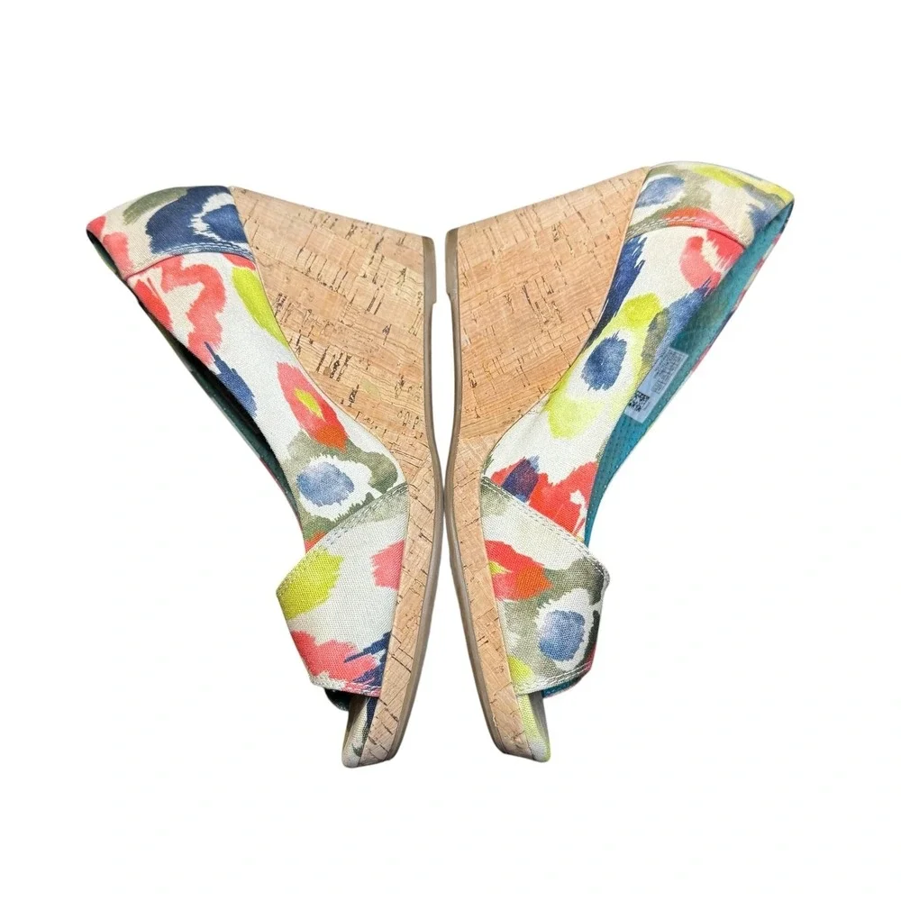 Toms brand style