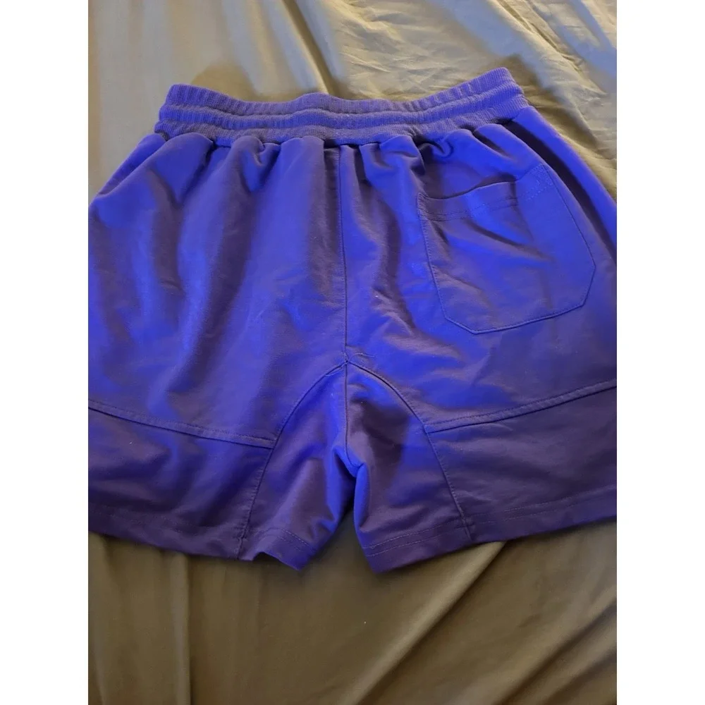 The Unbranded Brand good used