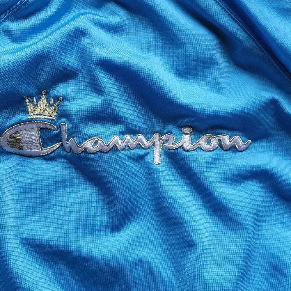 Champion crown logo