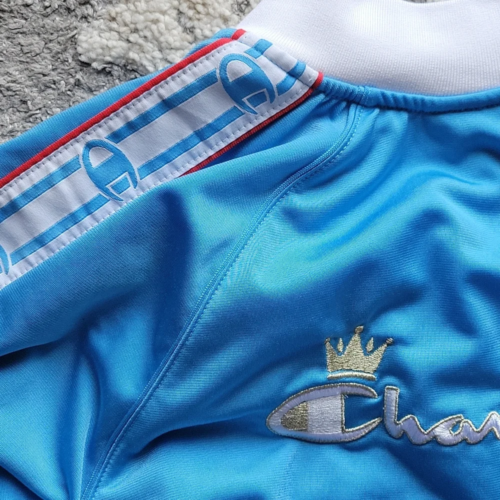Champion crown logo