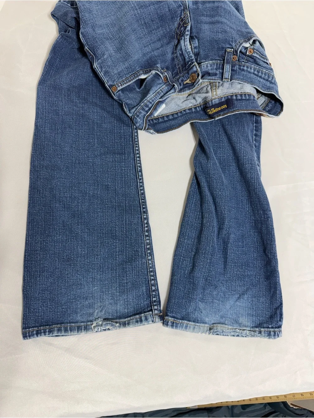 Levis levi too