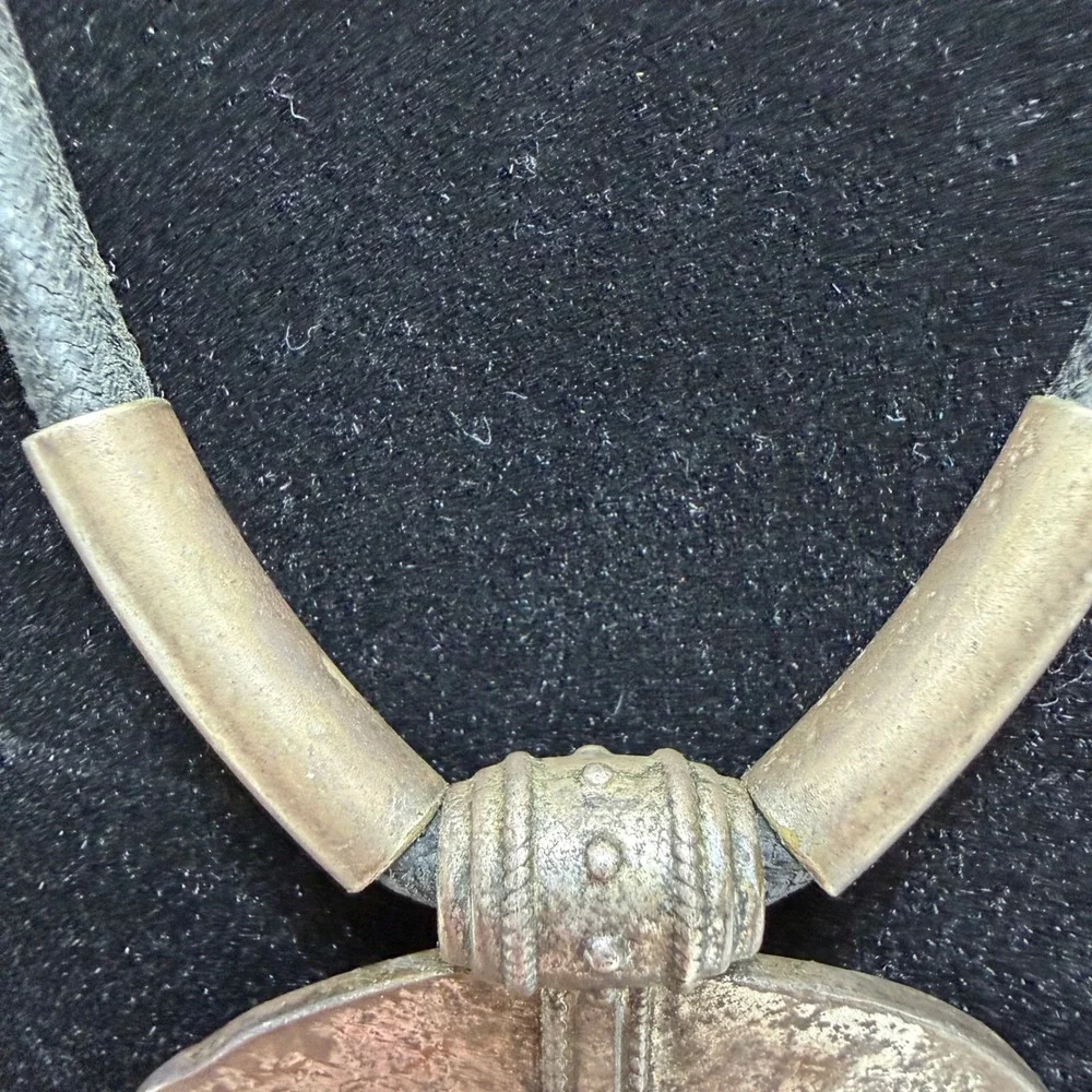 Unbranded statement necklace