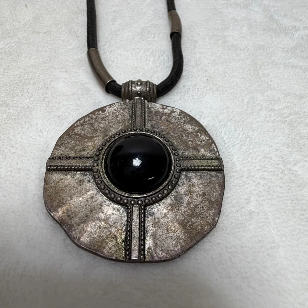 Unbranded statement necklace