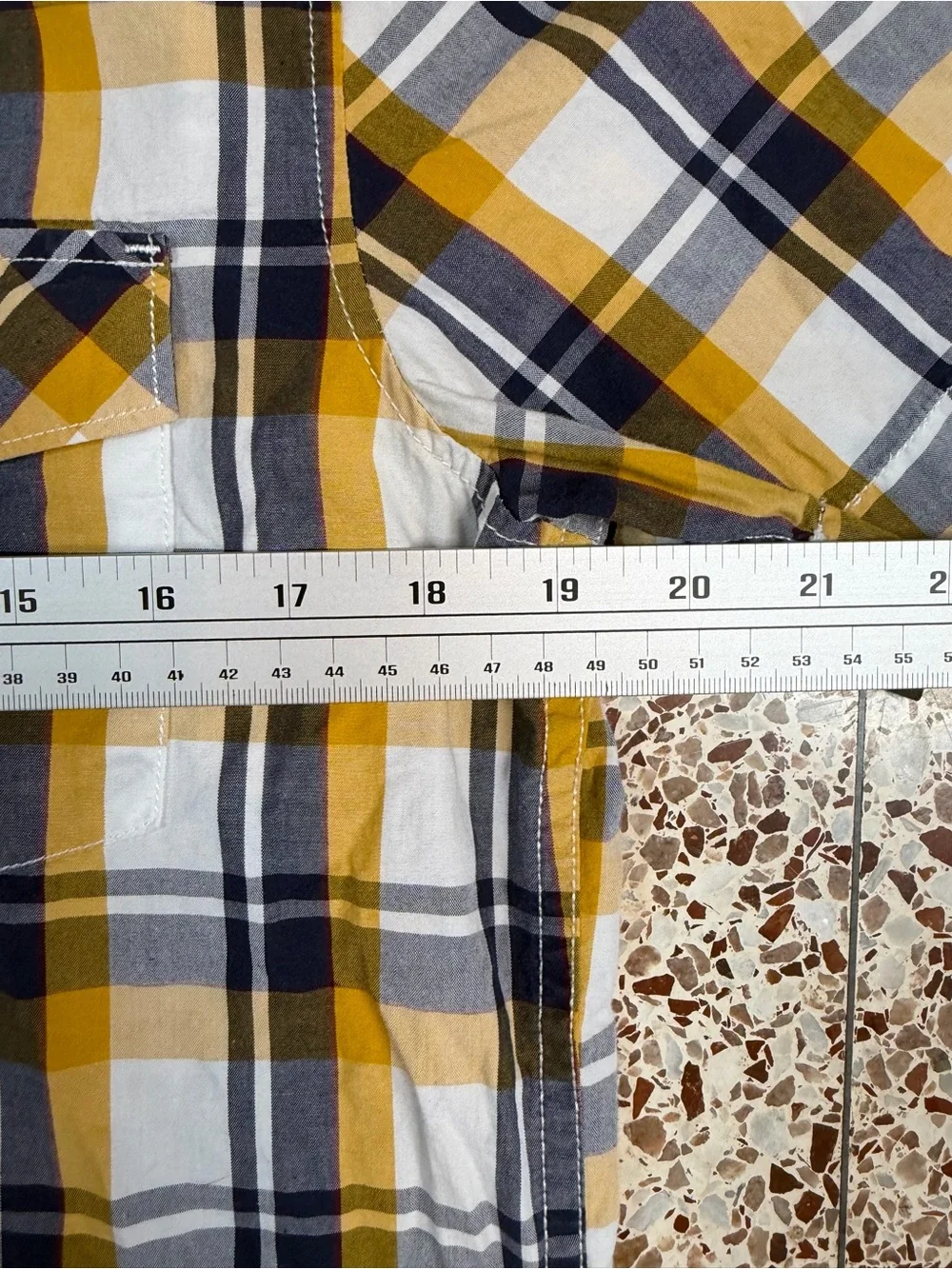 Levis detail button flap