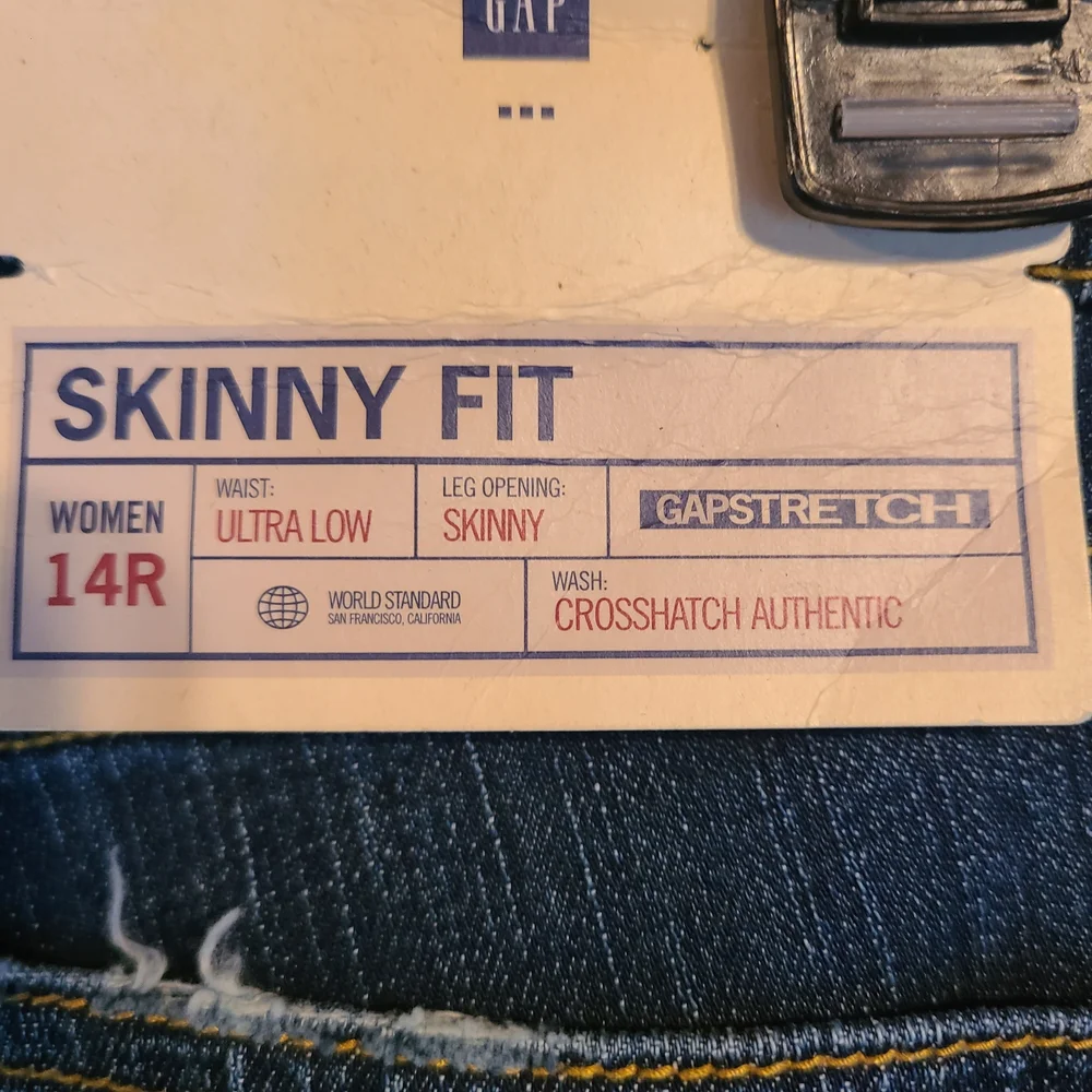GAP nwt skinny