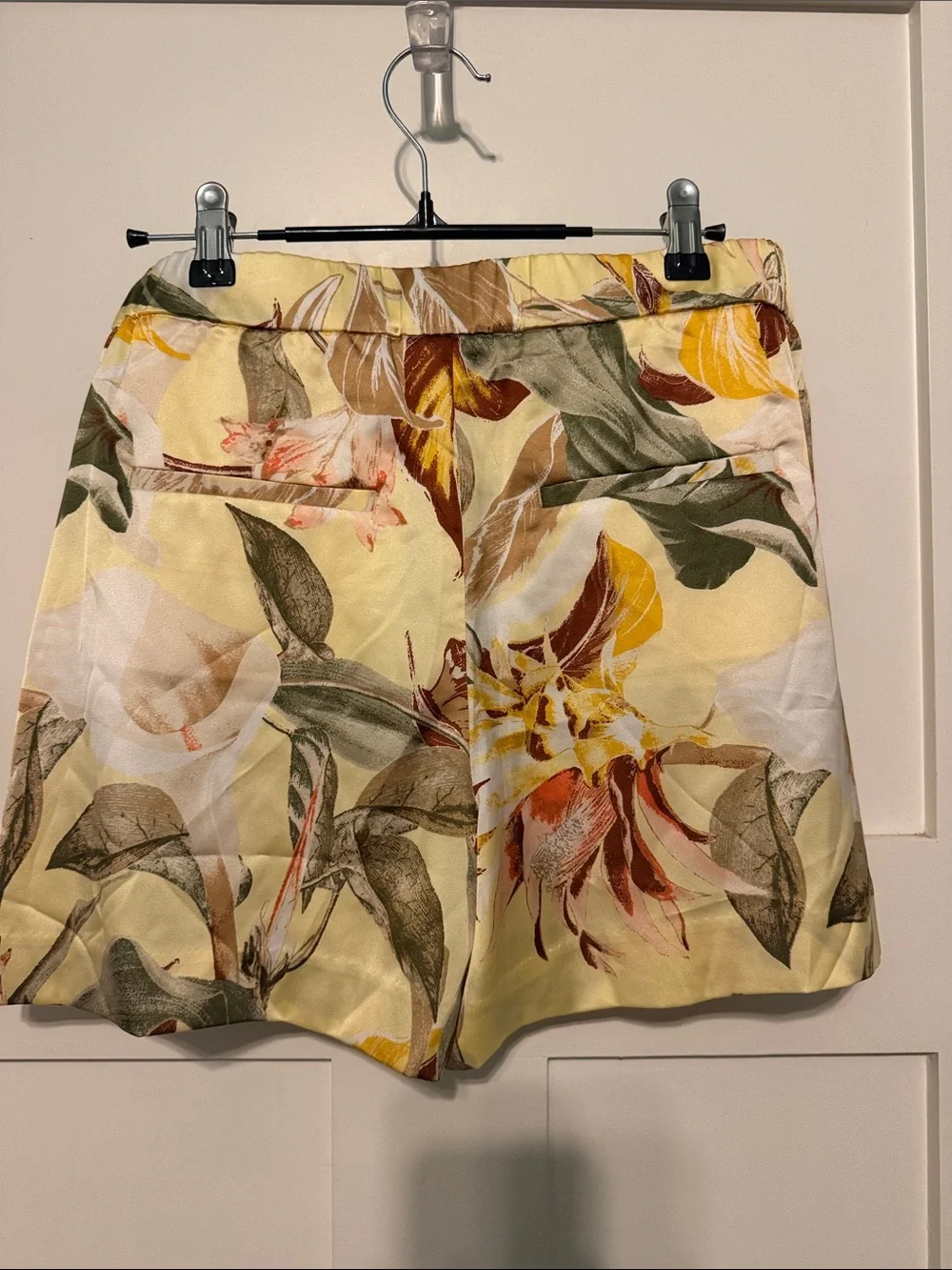 White House Black Market whbm white