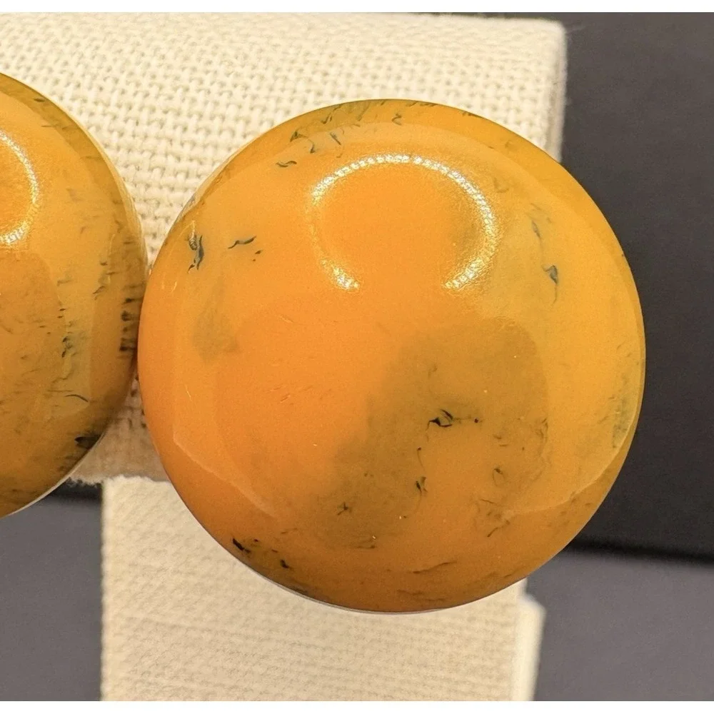 N/A vintage bakelite