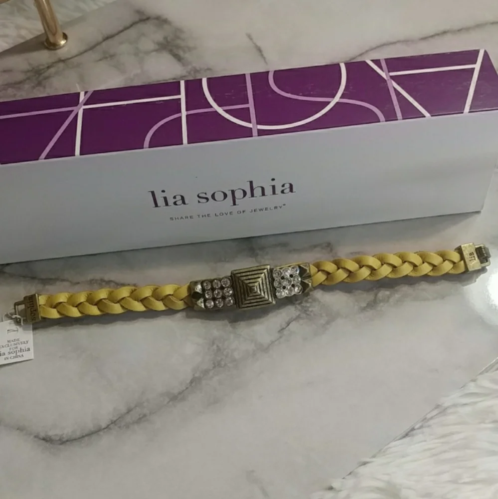Lia Sophia lia sophia