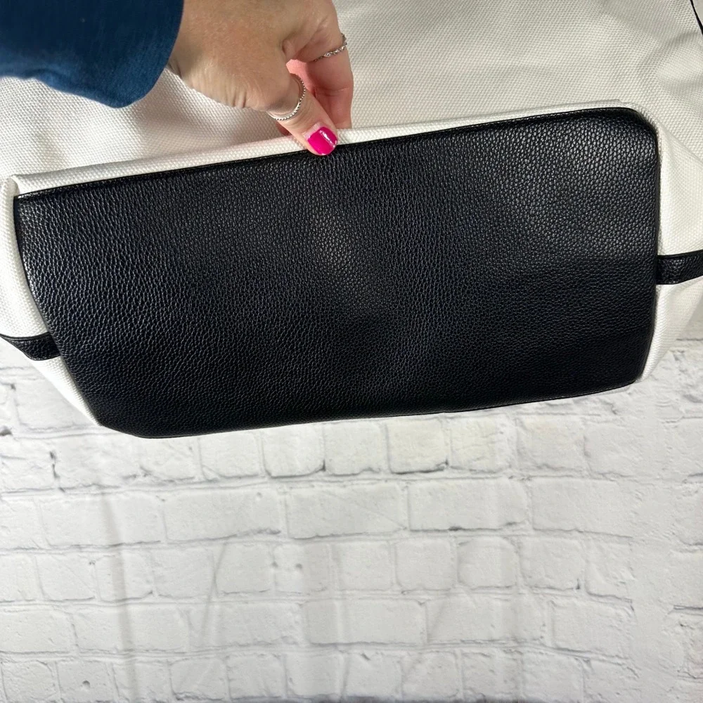 Walter‎ Baker Carly Bag Natural Canvas Black Trim Tassel Zip Tote BP231WTBWKNDR