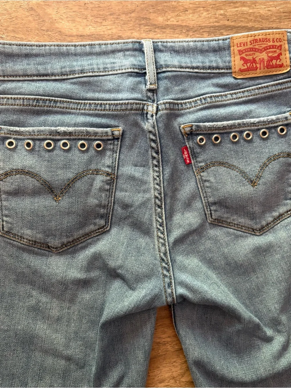 Levis levi’s 711