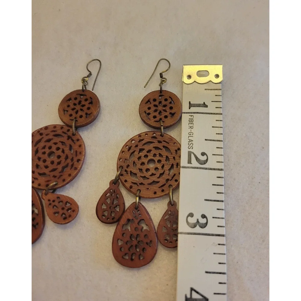 Unbranded dangling pierced