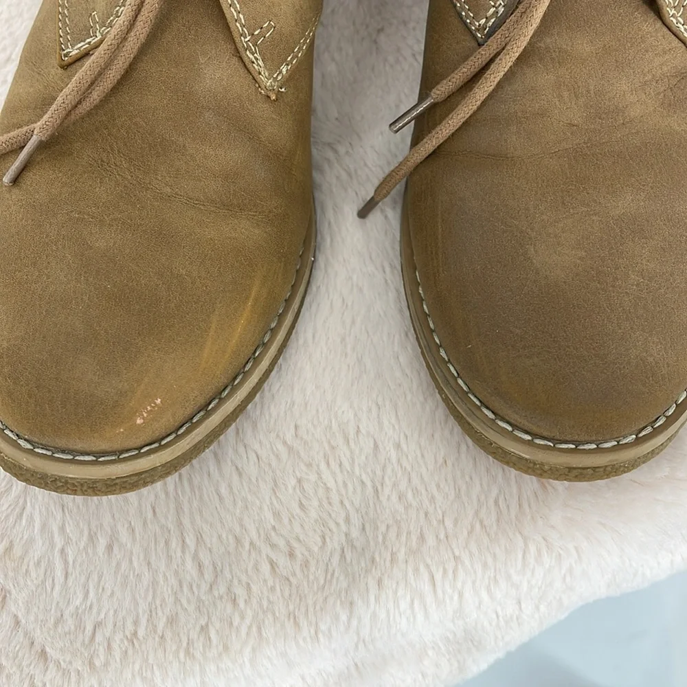 Tommy Hilfiger stylish tan