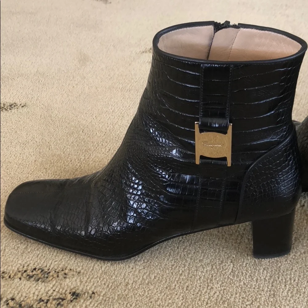 Salvatore Ferragamo excellent crocodile