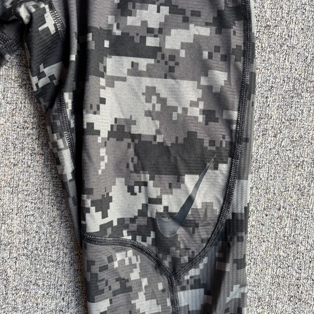 Nike pro hypercool