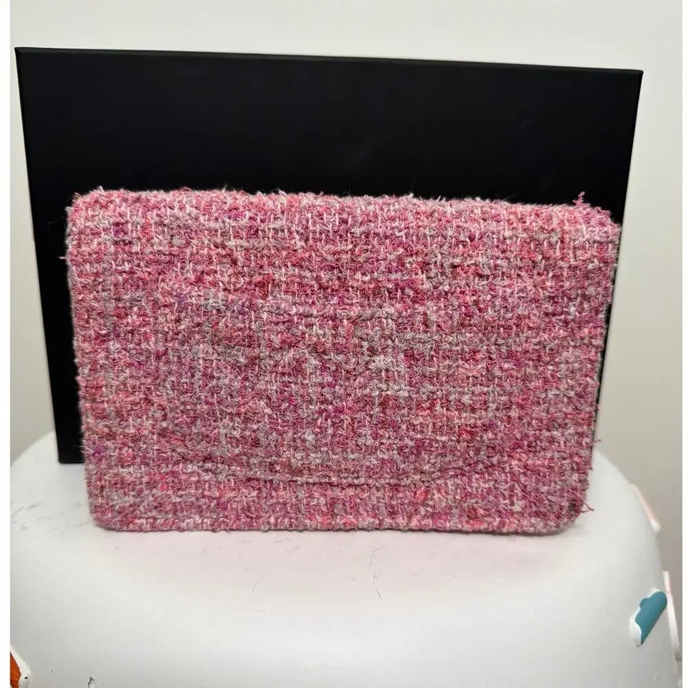 CHANEL great pink