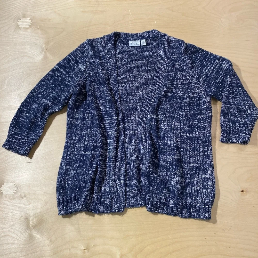 Kim Rogers chic navy