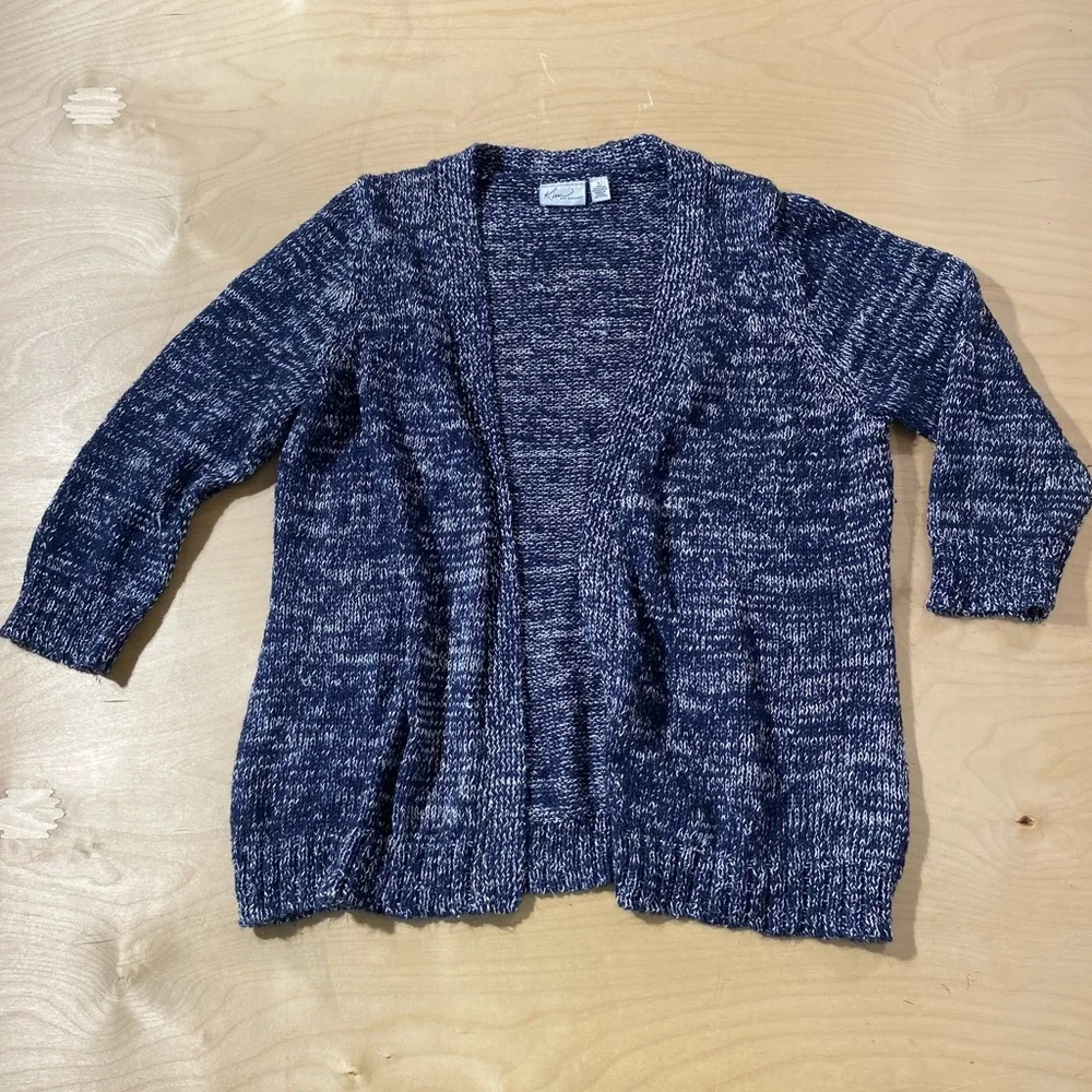 Kim Rogers chic navy