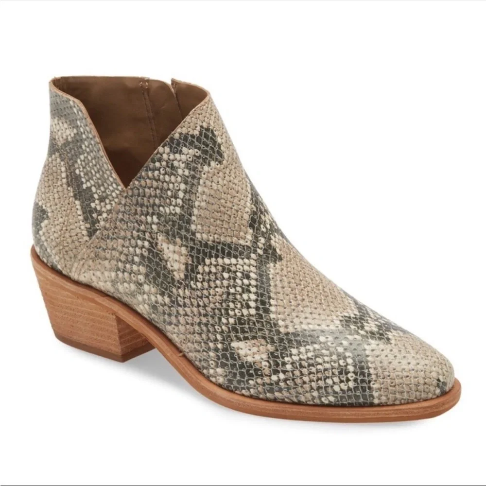 Vince Camuto brand new