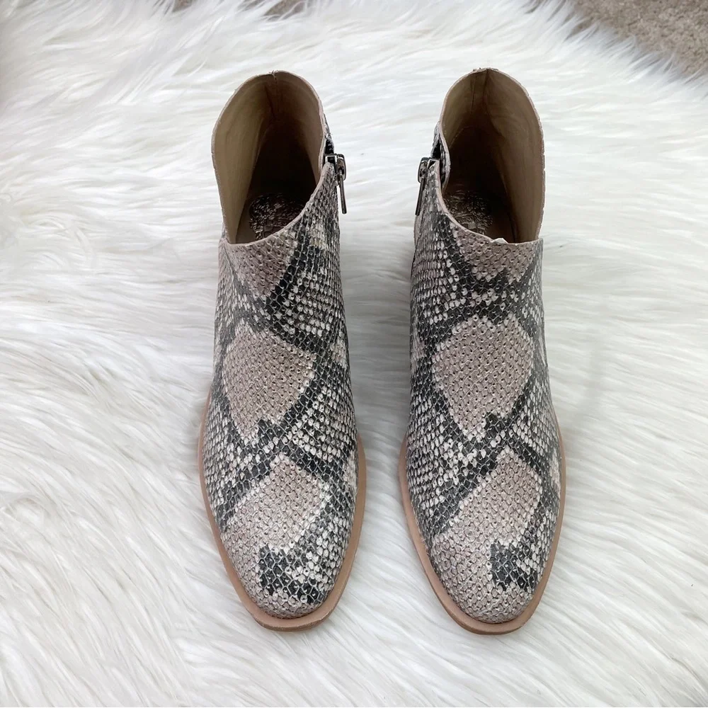 Vince Camuto brand new