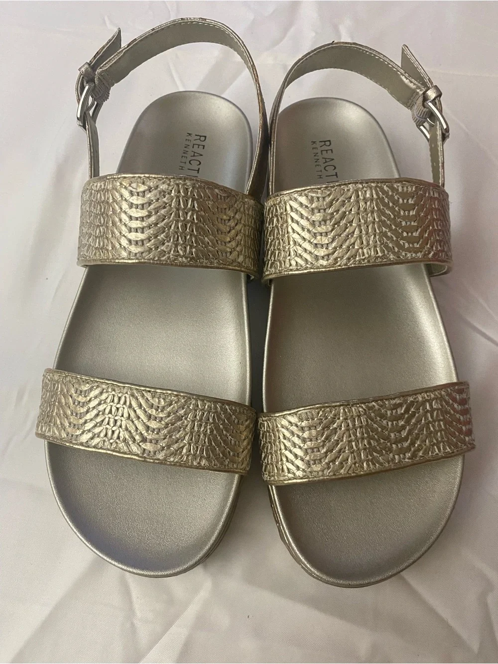 Reaction Kenneth Cole metallic gold