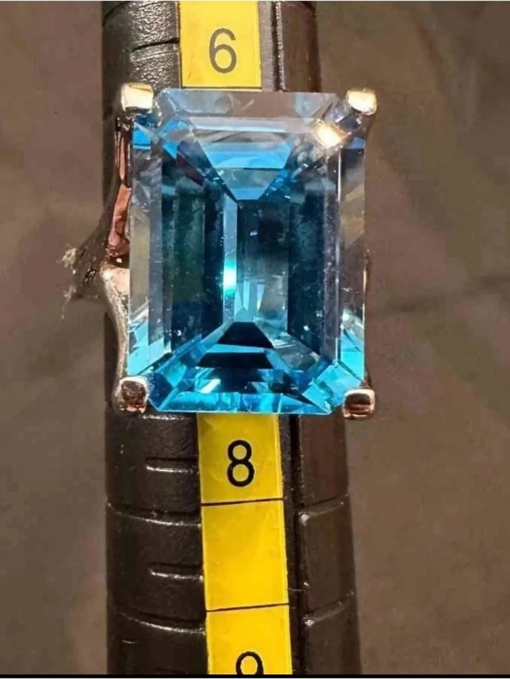 N/A elegant emerald