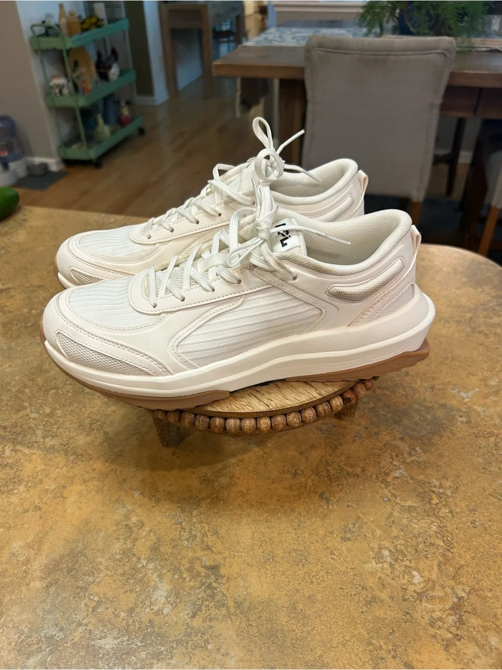 APL women jogger