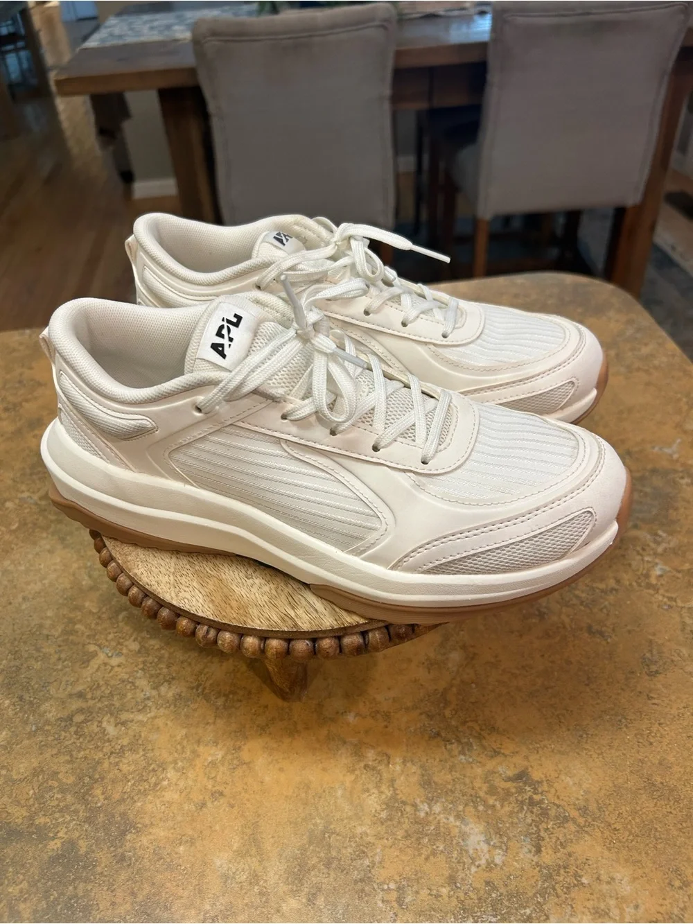 APL women jogger