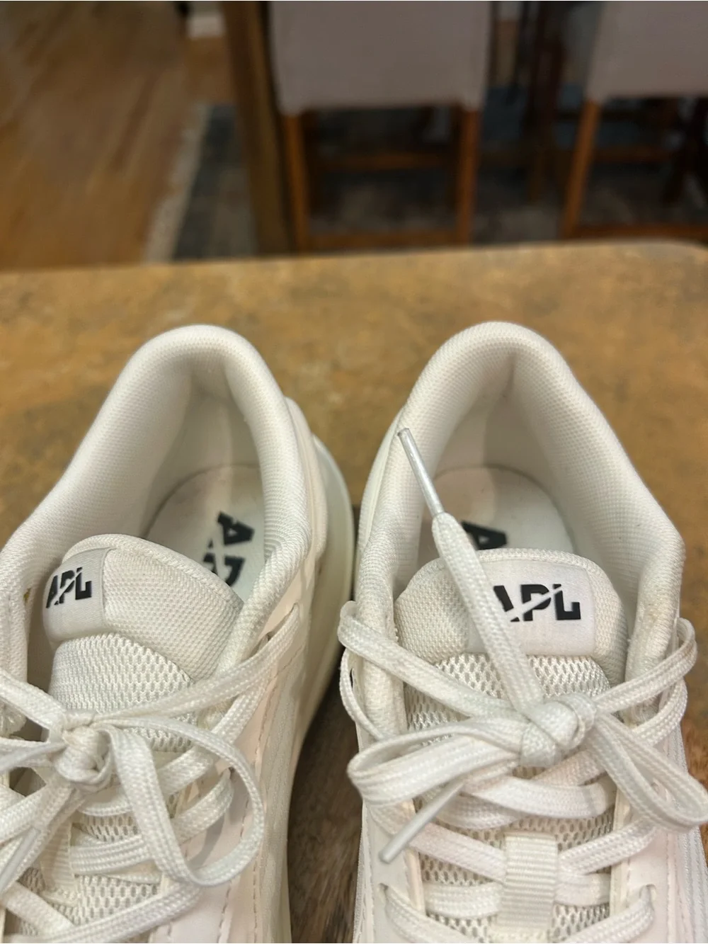 APL women jogger