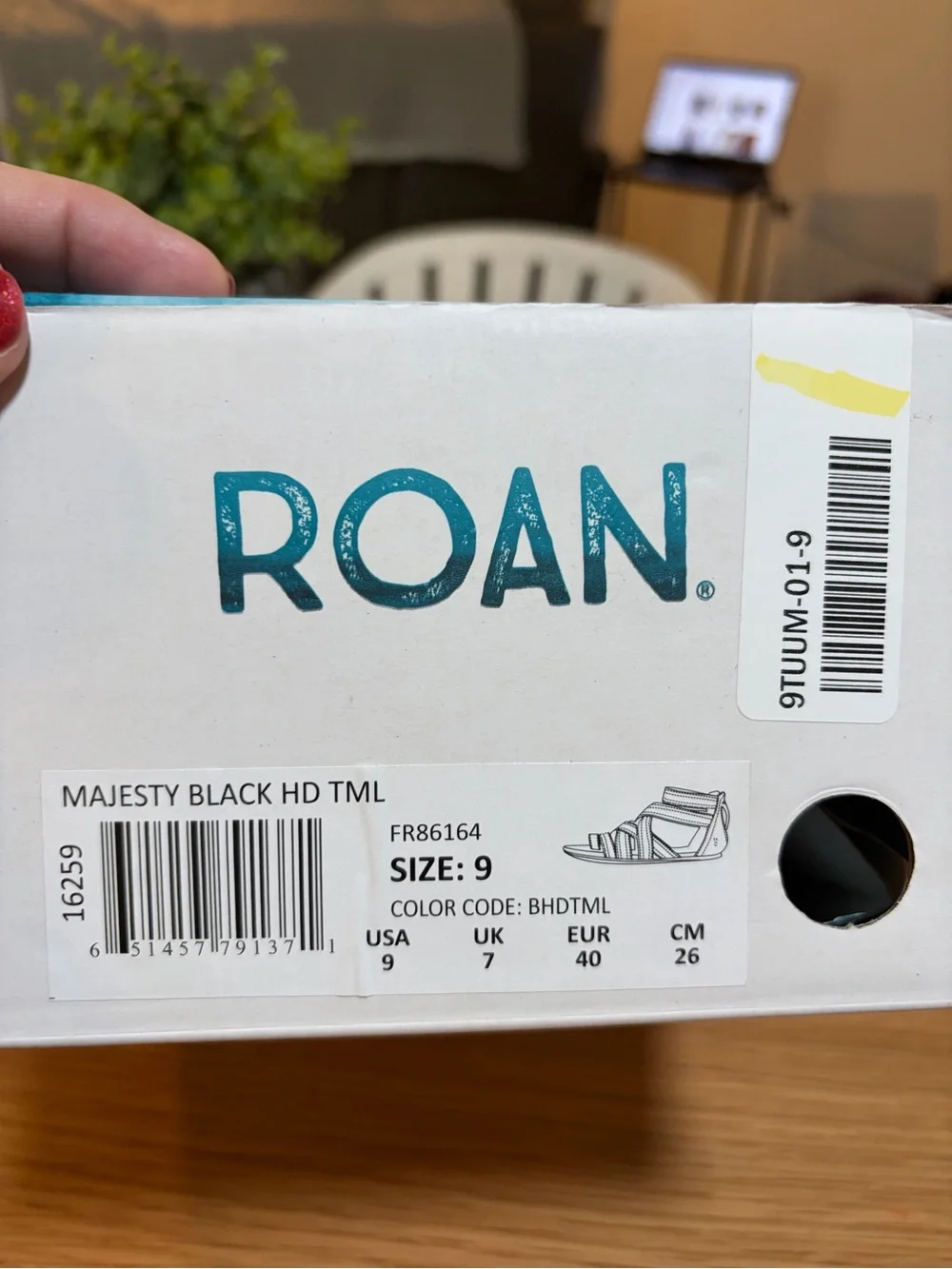ROAN chic black