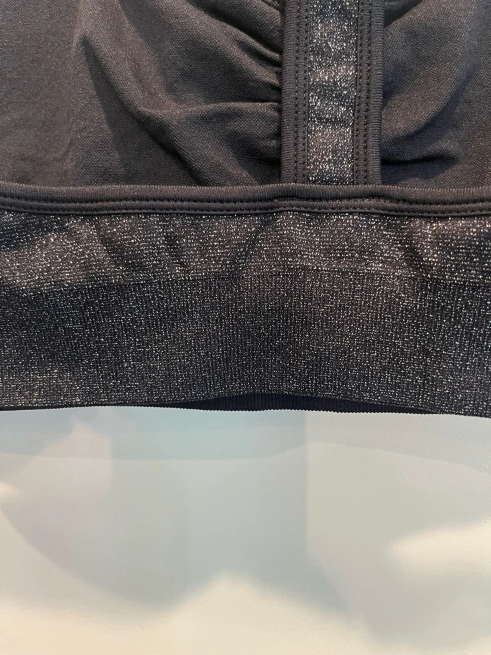 HALARA shimmery black