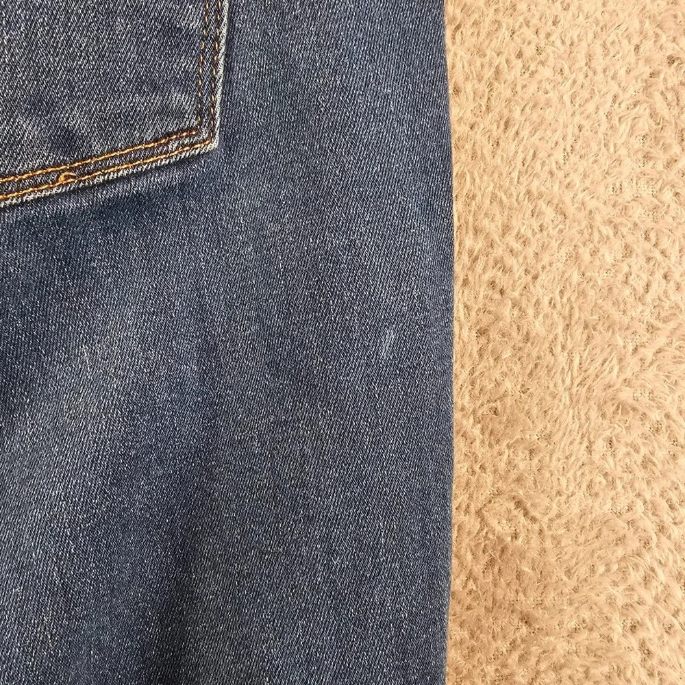 Levis levi 712