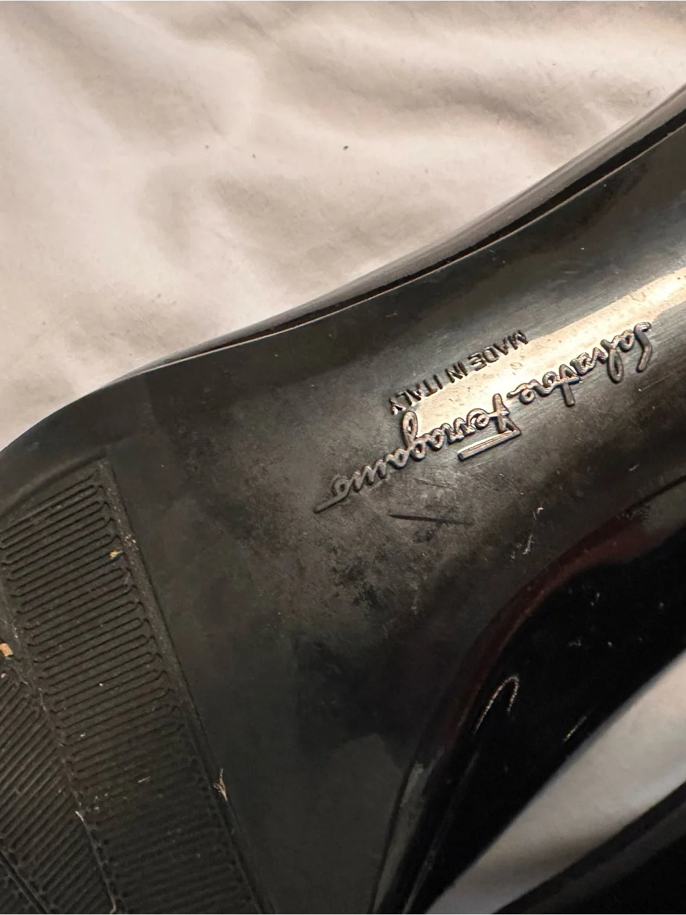 Size 10 Salvatore Ferragamo Black Patent Leather Bow Round-Toe Flats VGUC