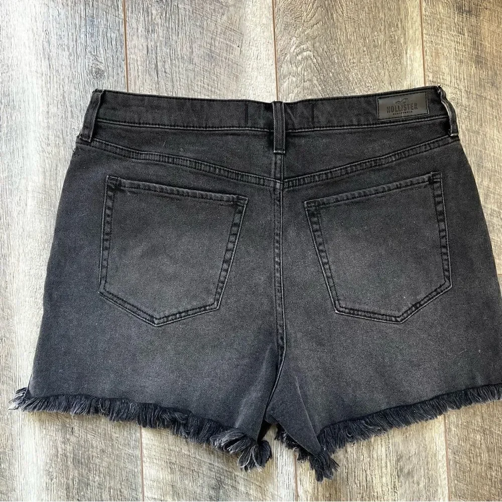 Hollister NWT Ultra High Rise Mom Shorts 3” Vintage Denim Black Raw Hem Size 13